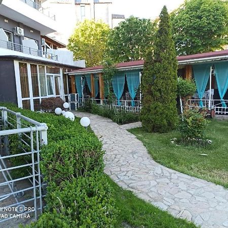 Apartments Danita & Restaurant&Pool Bar Varna Extérieur photo