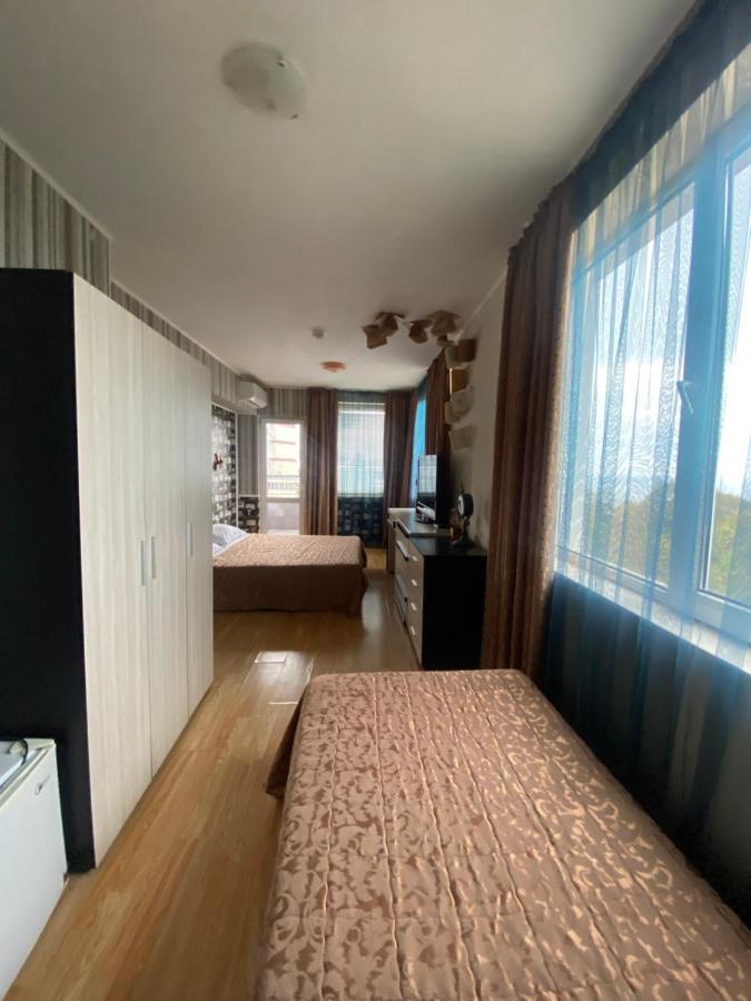 Apartments Danita & Restaurant&Pool Bar Varna Extérieur photo