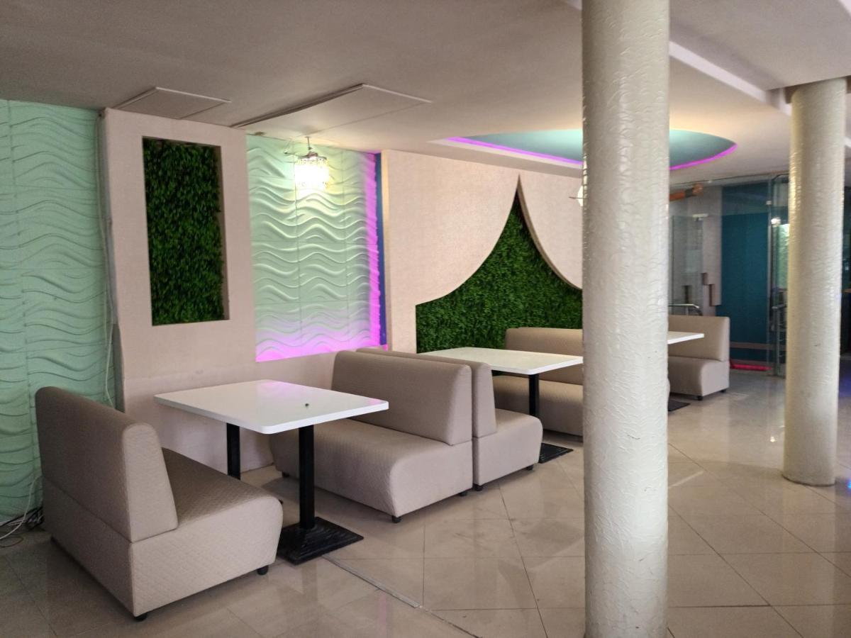 Apartments Danita & Restaurant&Pool Bar Varna Extérieur photo