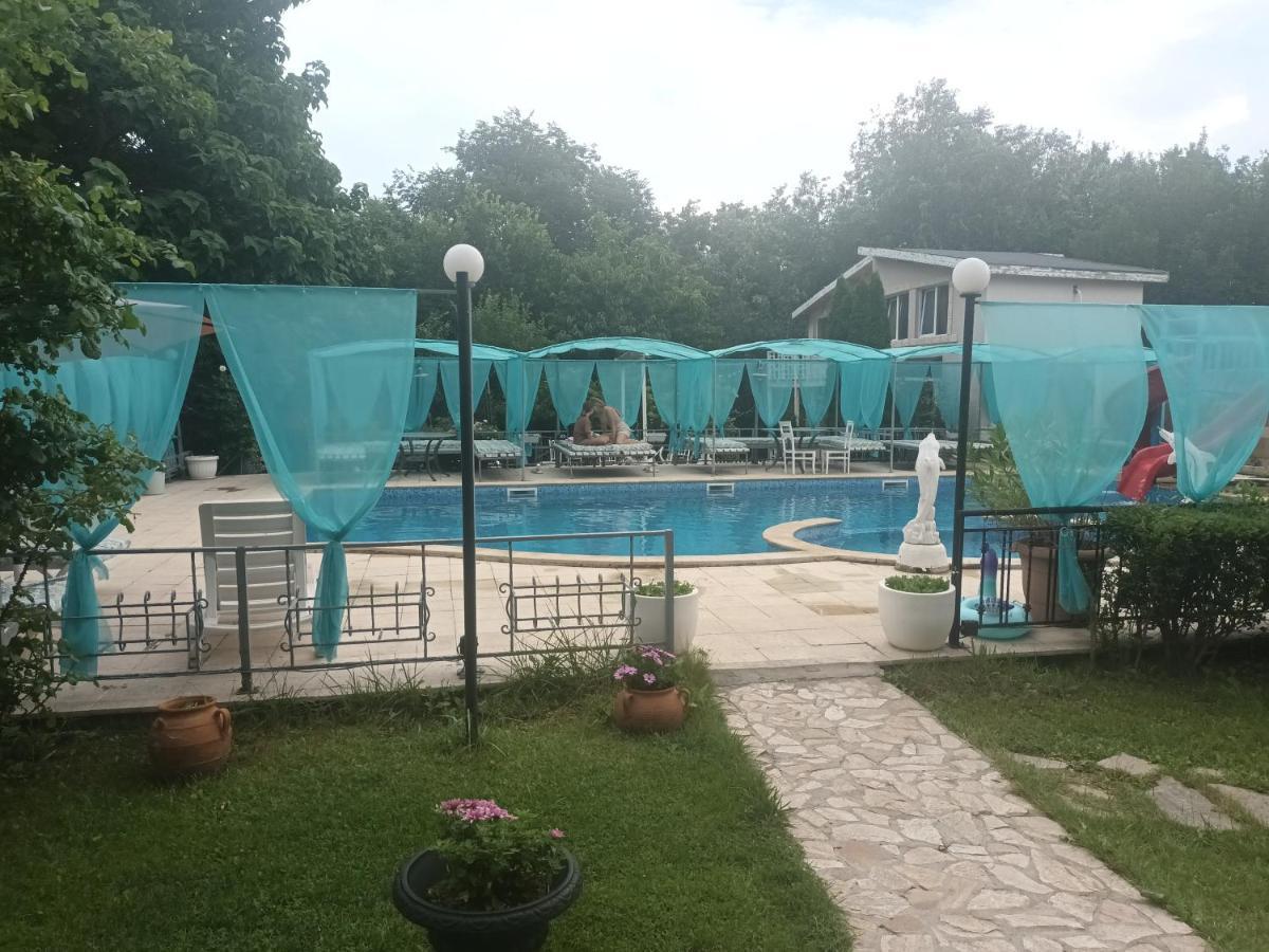Apartments Danita & Restaurant&Pool Bar Varna Extérieur photo