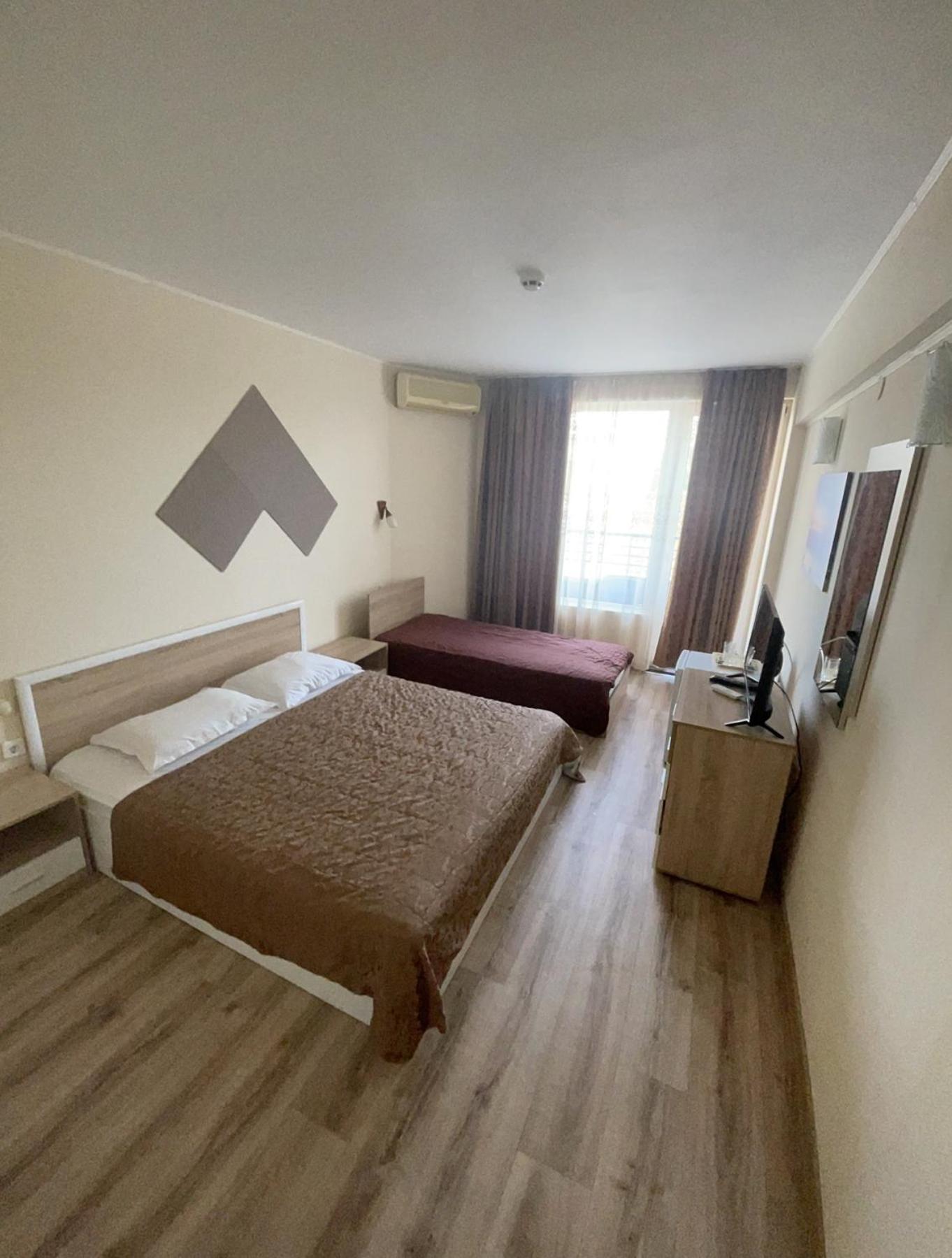 Apartments Danita & Restaurant&Pool Bar Varna Extérieur photo