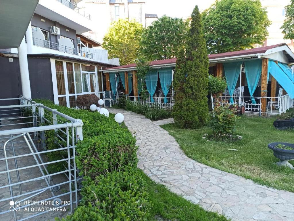 Apartments Danita & Restaurant&Pool Bar Varna Extérieur photo